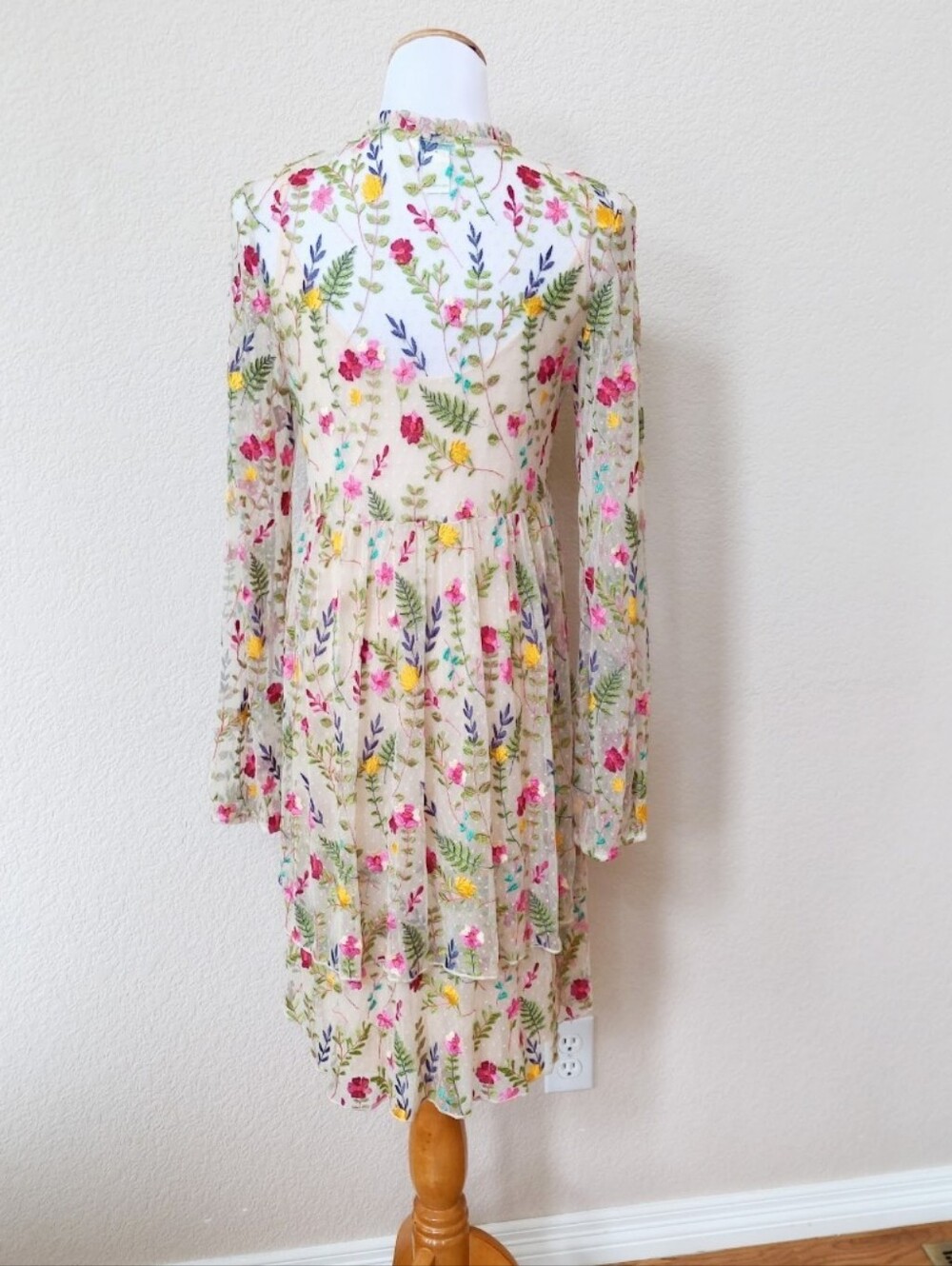 Sundance long-sleeve midi dress in cream with embroidered floral print - Picture 7 of 11